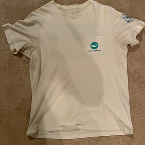 Vineyard vines t shirt